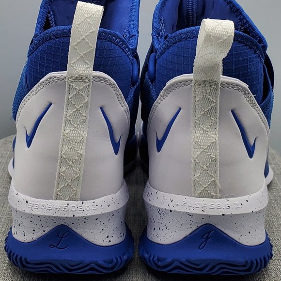 Nike Lebron Soldier XIII SFG TB Boys Size 5 NEW - Picture 8 of 9
